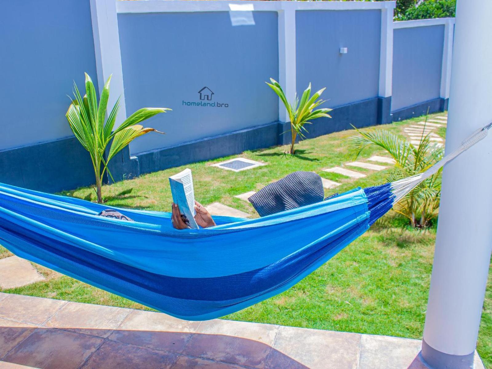 Homeland Bro Dar es Salaam Buitenkant foto